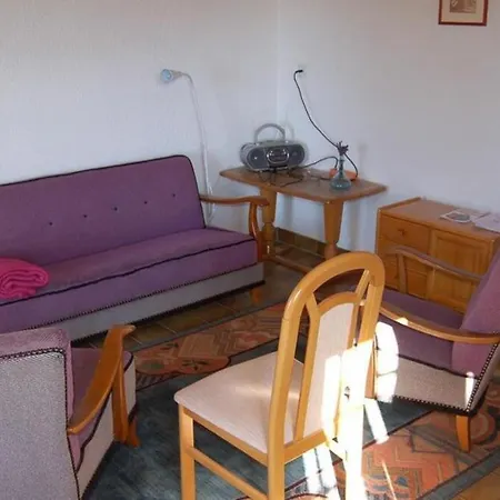 Dans Un Avec Jardin *